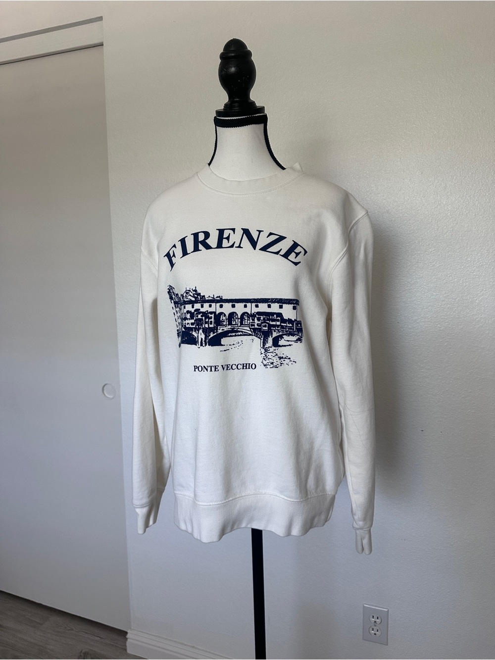Brandy Melville Crewneck with Firenze Ponte Vecchio Graphic NWOT